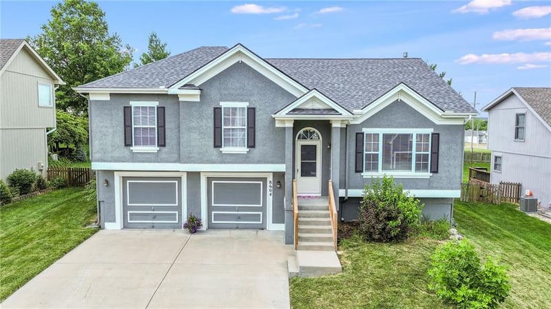 8604 75th Ter, Kansas City, MO 64158