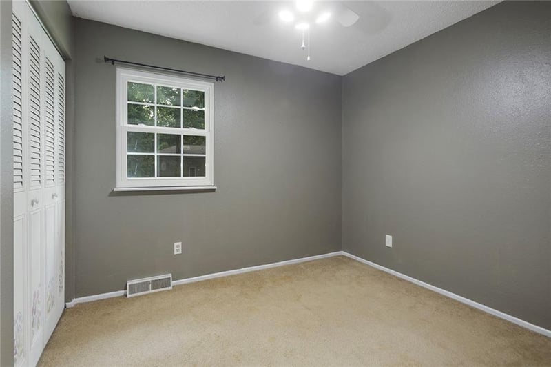 Sw Rockwood St, Blue Springs, MO 61014