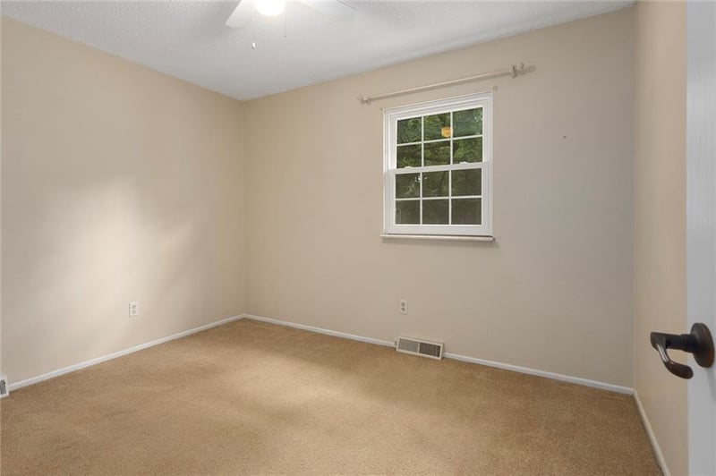 Sw Rockwood St, Blue Springs, MO 61014