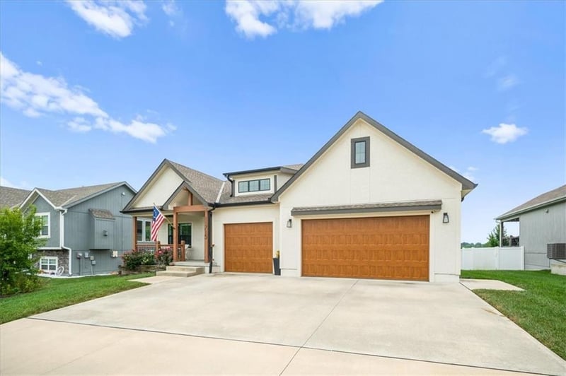 11715 229th St, Peculiar, MO 64078