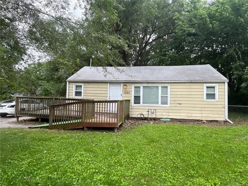 17120 Chula Vista Dr, Belton, MO 64012