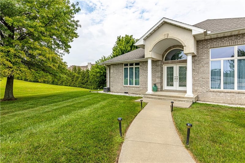 1113 Saxony Ct, Warrensburg, MO 64093