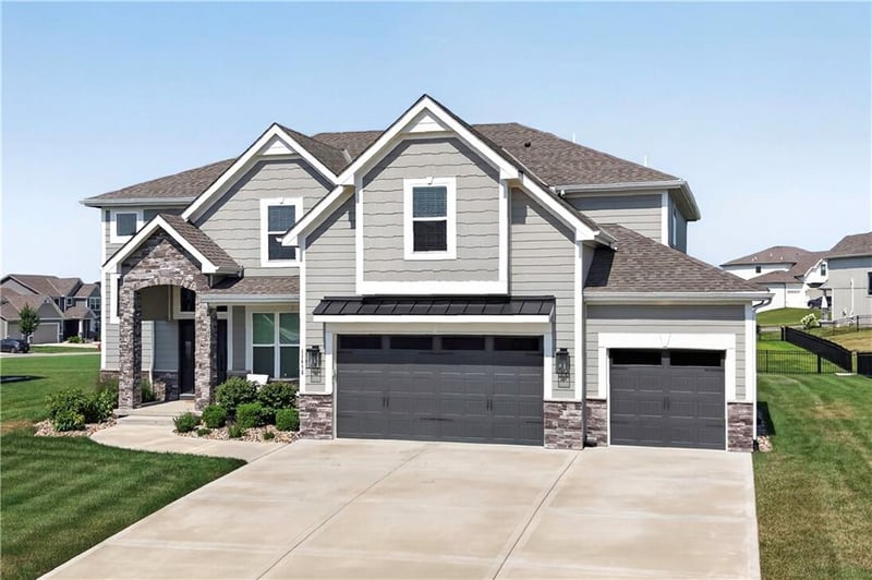 11414 Bluestem Dr, Kearney, MO 64060
