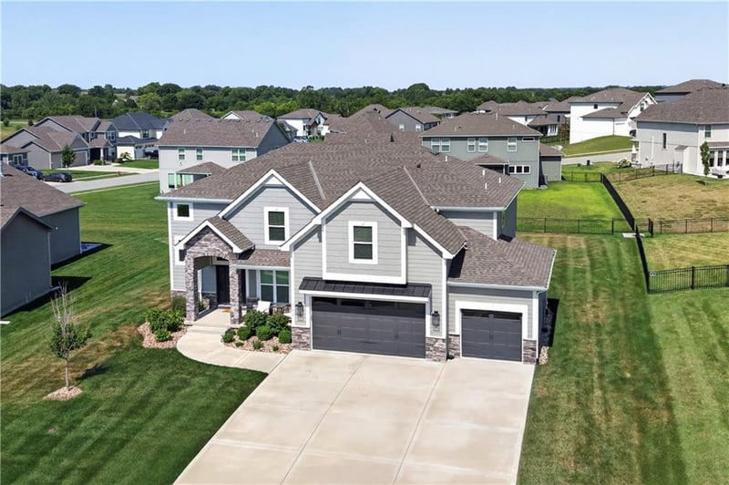11414 Bluestem Dr, Kearney, MO 64060