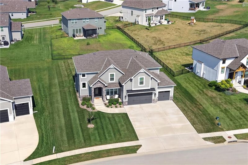 11414 Bluestem Dr, Kearney, MO 64060