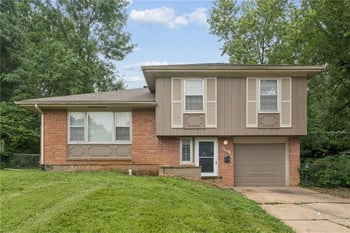 5901 Fairlane Dr, Kansas City, MO 64134