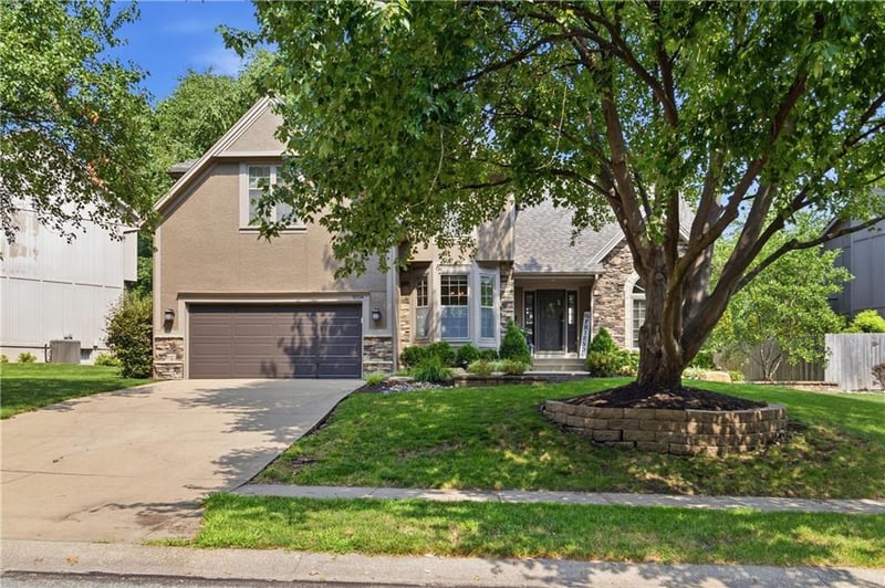 9104 131st Ter, Overland Park, KS 66213