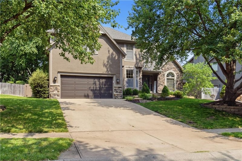 9104 131st Ter, Overland Park, KS 66213