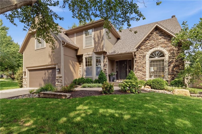 9104 131st Ter, Overland Park, KS 66213