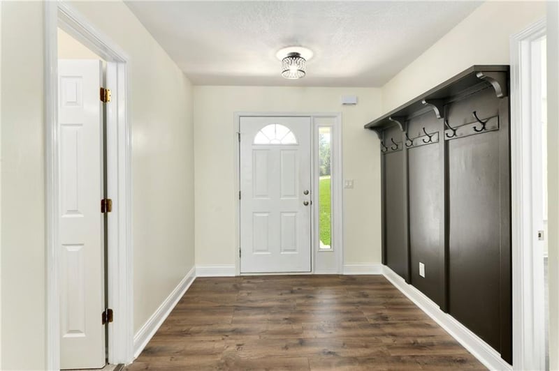 916 Lewis Dr, Leavenworth, KS 66048