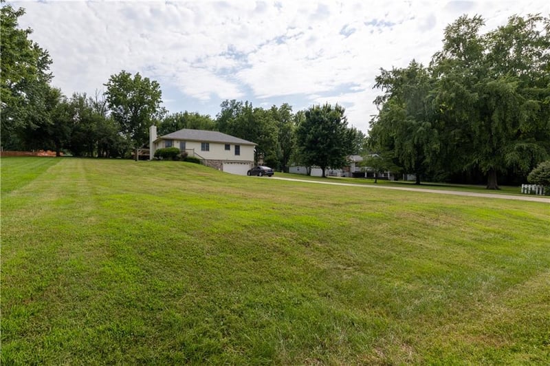 13470 Brookwood Way, St Joseph, MO 64505