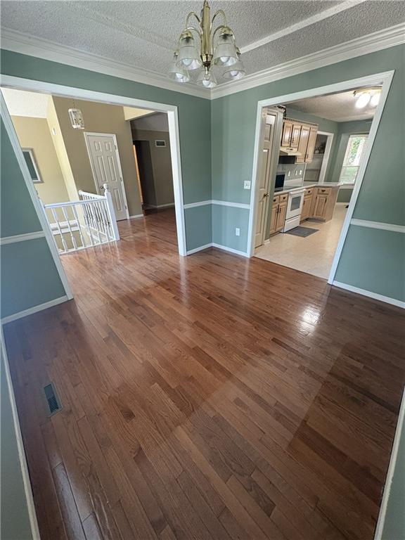 10240 NW 57th Ter, Parkville, MO 64152