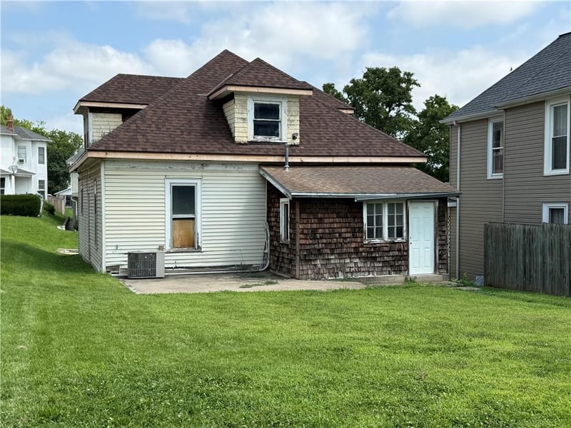 1014 Santa Fe St, Atchison, KS 66002