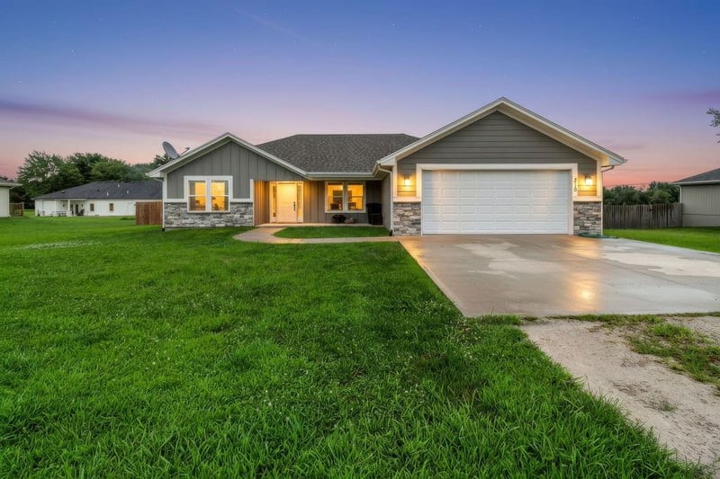 319 Pacific St, Kingsville, MO 64061