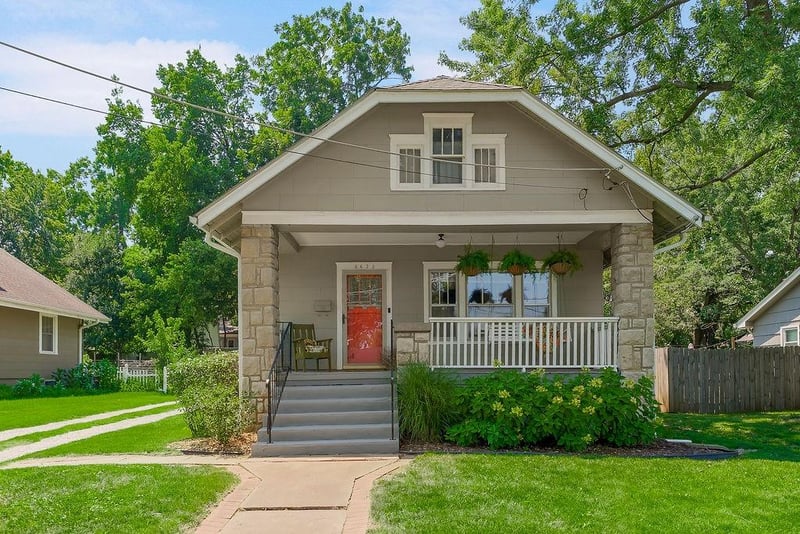 6420 Floyd St, Overland Park, KS 66202