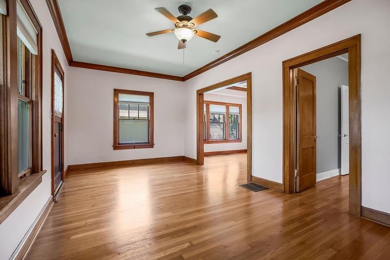 6420 Floyd St, Overland Park, KS 66202