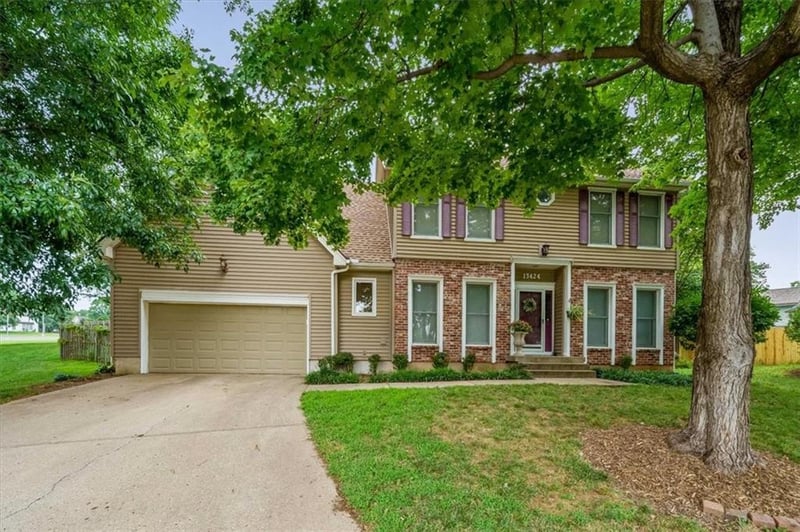 13424 70th Ter, Shawnee, KS 66216