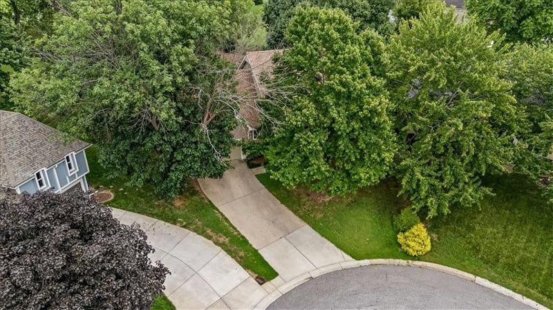 13424 70th Ter, Shawnee, KS 66216