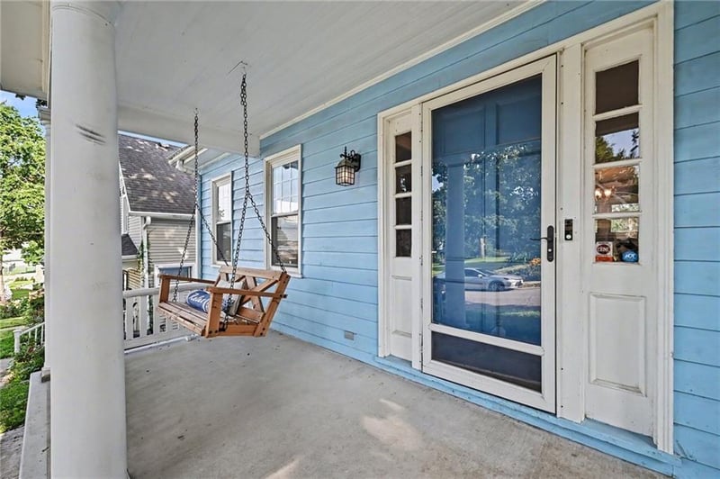 2823 Charles St, St Joseph, MO 64501
