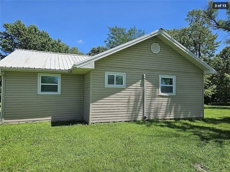 1086 100th Rd, Baldwin City, KS 66006