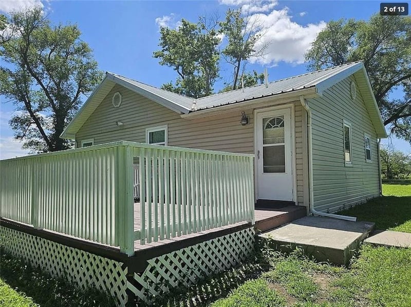 1086 100th Rd, Baldwin City, KS 66006