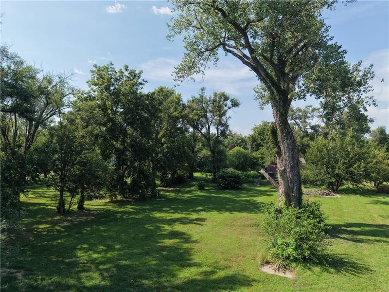 6634 Sherman St, St Joseph, MO 64504