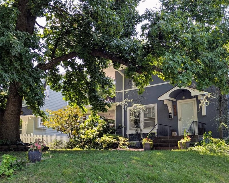 5900 Oak St, Kansas City, MO 64113