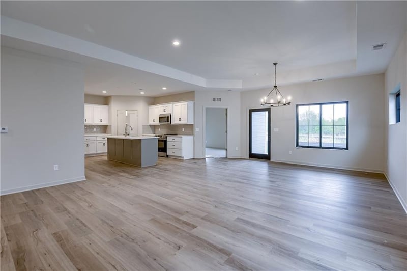 1987 Harvest Rd, Liberty, MO 64068