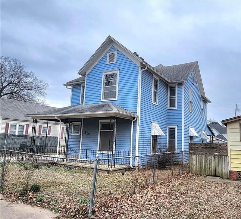 519 Elm St, Chanute, KS 66720