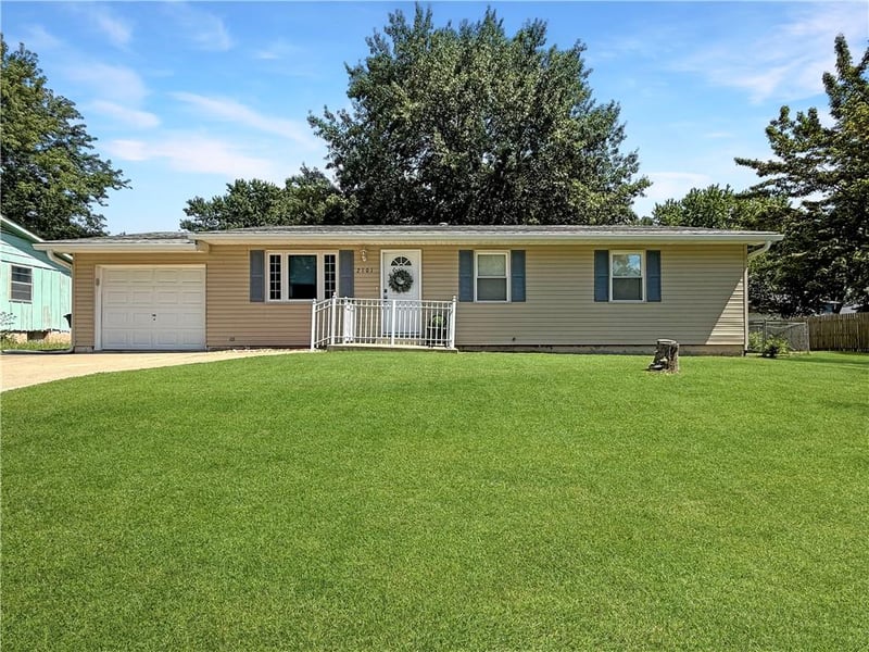 2101 Willow St, Higginsville, MO 64037