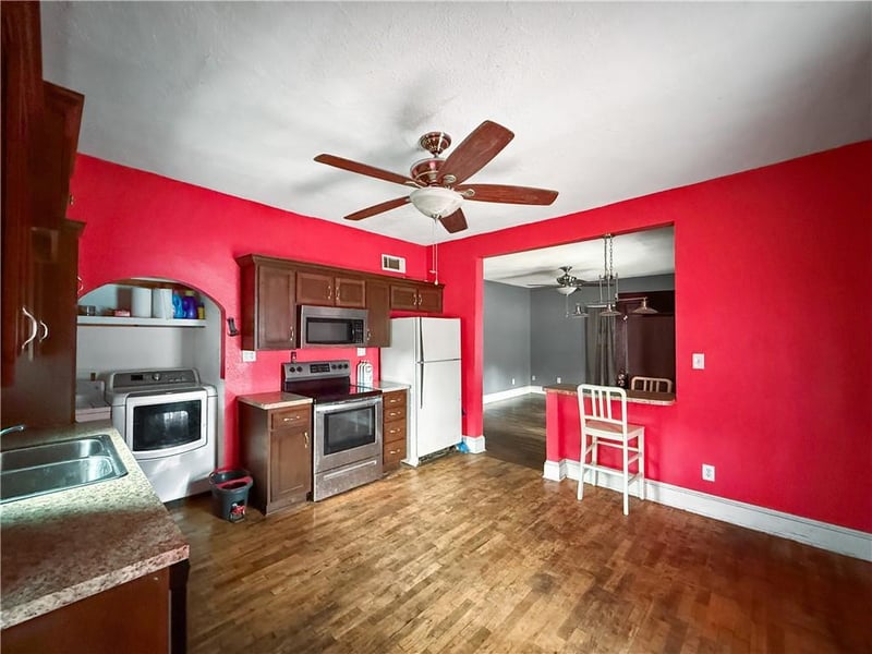 310 23rd St, Higginsville, MO 64037