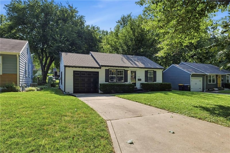 8103 Mcgee St, Kansas City, MO 64114