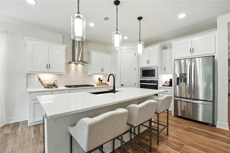1824 Woodward Cir, Raymore, MO 64083