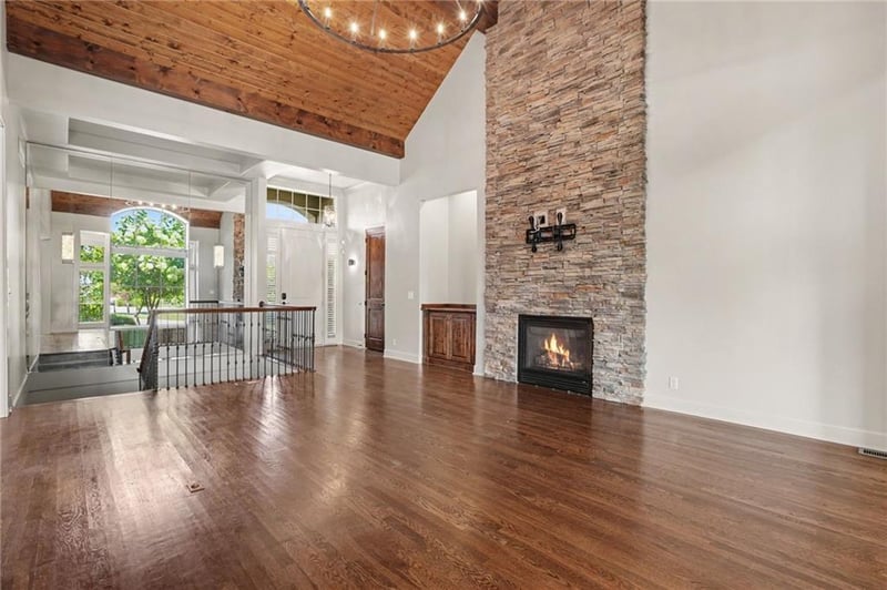 5950 N Saline Ave, Kansas City, MO 64151