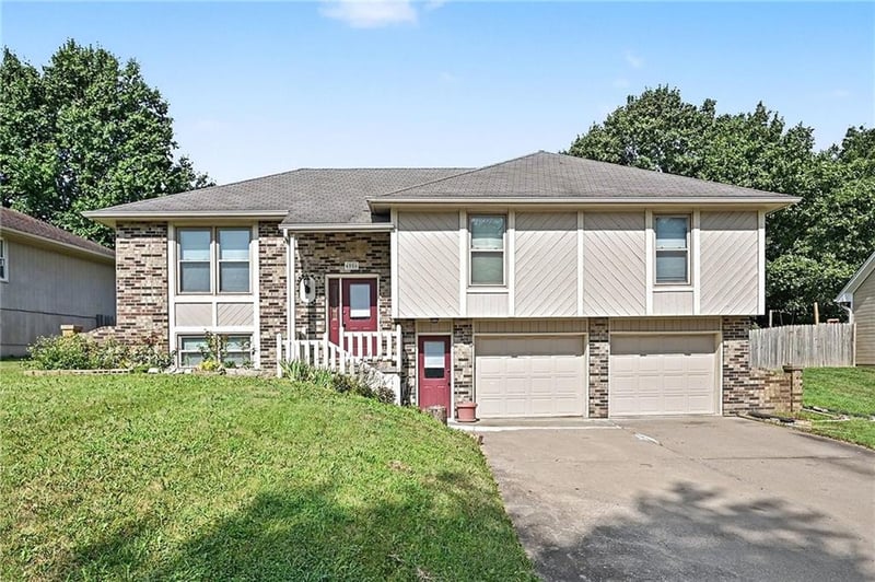 4006 31st St, St Joseph, MO 64506