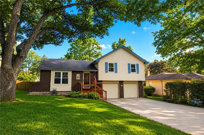 817 Cothrell St, Olathe, KS 66061