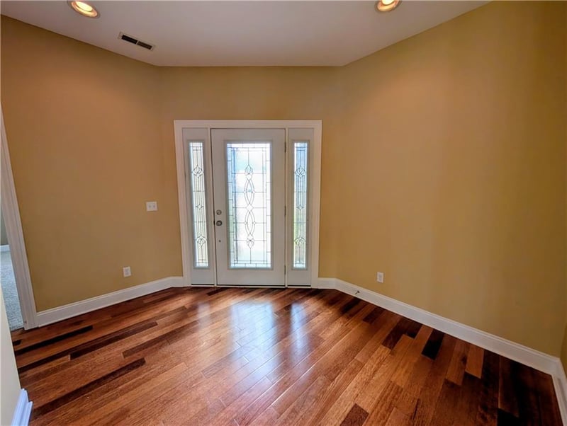 1407 Bear Creek Cir, Warrensburg, MO 64093