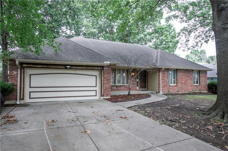 1010 4th Ter, Lee's Summit, MO 64063
