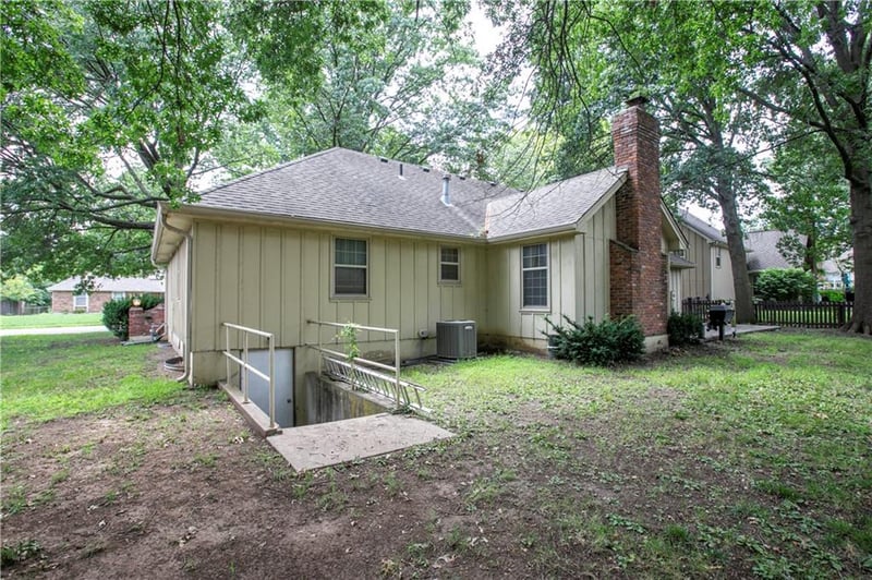 1010 4th Ter, Lee's Summit, MO 64063