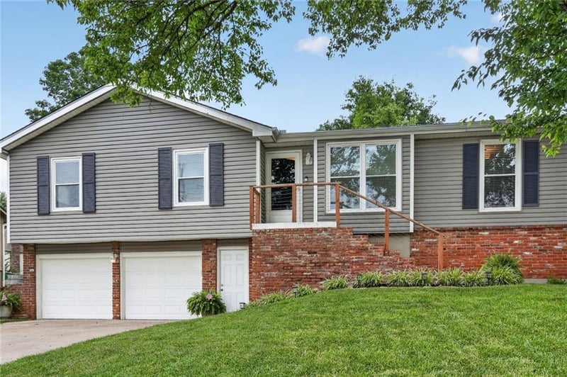 6033 Alden St, Shawnee, KS 66216