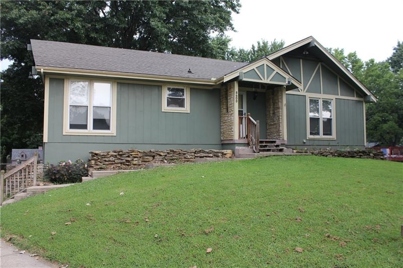 8400 Bradley Ct, Belton, MO 64012