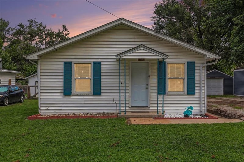 307 Walter Ln, St Joseph, MO 64504