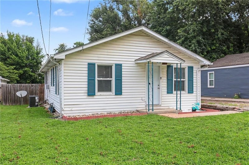 307 Walter Ln, St Joseph, MO 64504