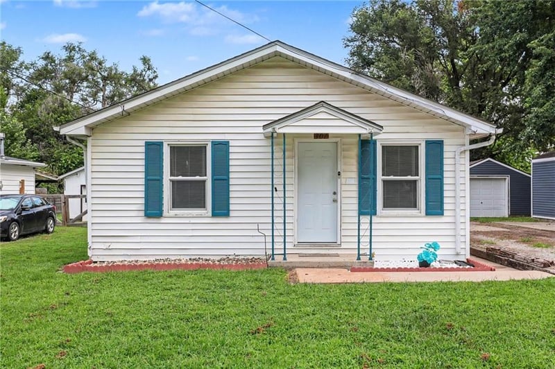 307 Walter Ln, St Joseph, MO 64504