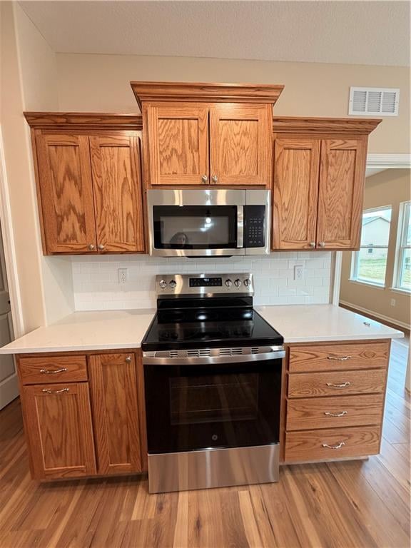 1309 White Oaks Ln, Oak Grove, MO 64075