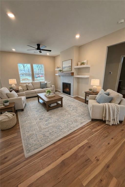1309 White Oaks Ln, Oak Grove, MO 64075