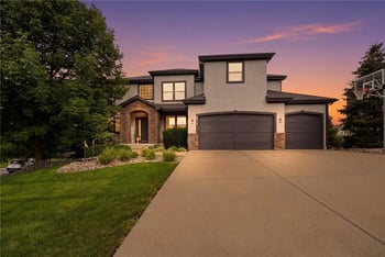 9314 163rd Ter, Overland Park, KS 66085