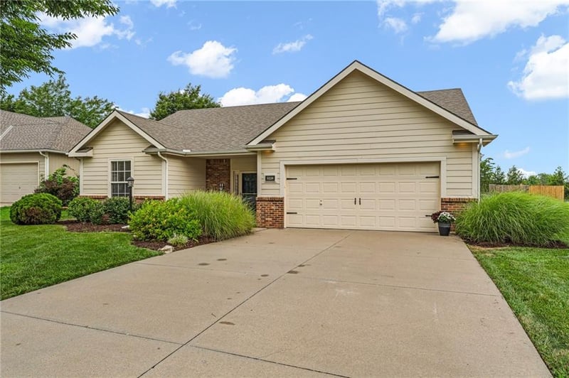 5228 Campbell Pl, Lawrence, KS 66049