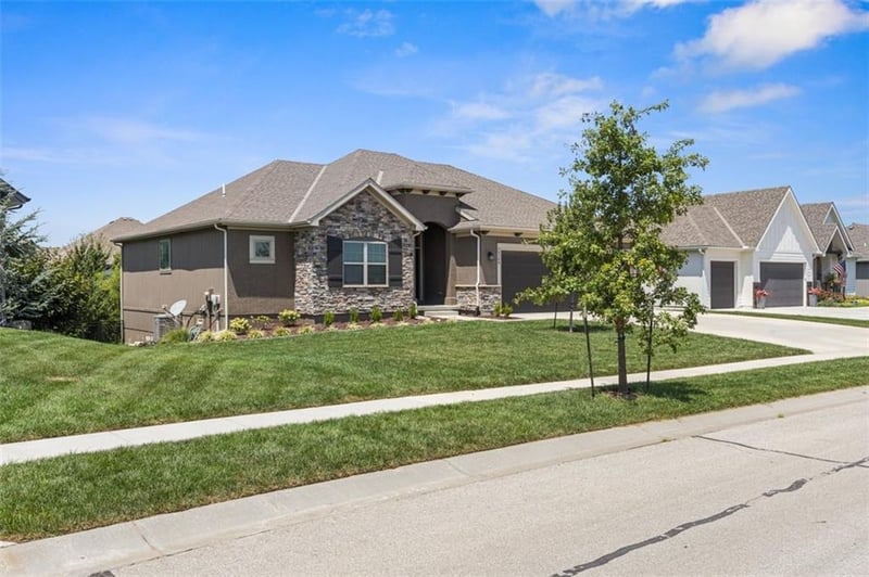 19700 Norton St, Spring Hill, KS 66083