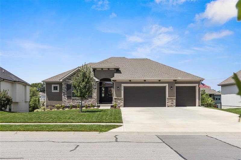 19700 Norton St, Spring Hill, KS 66083